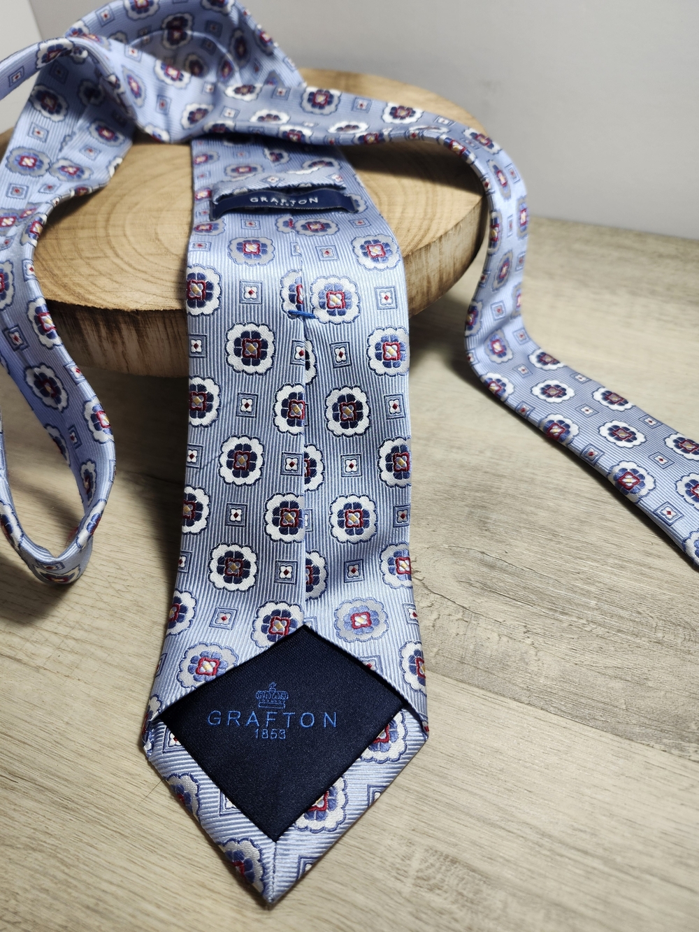 Grafton 1853 Light Blue Floral Medallion Men's Silk Tie